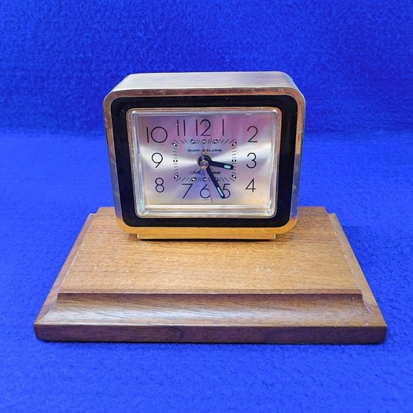 Vintage Seth Thomas Quartz Alarm Clock on Wood Base Battery 4RB831 Japan Works - Picture 1 of 9